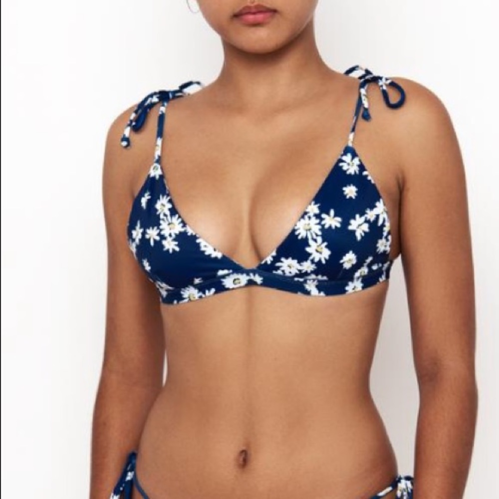 Kittenish Lola Top